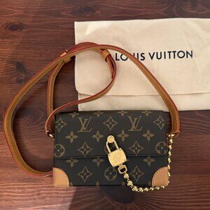 Louis Vuitton Steamer Wearable Wallet